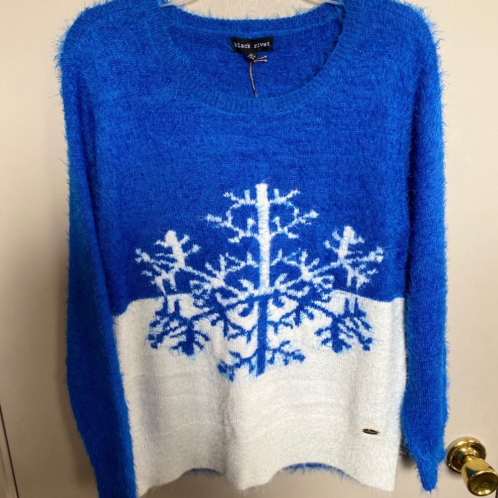 NWT Black Rivet med blue & white eyelash sweater